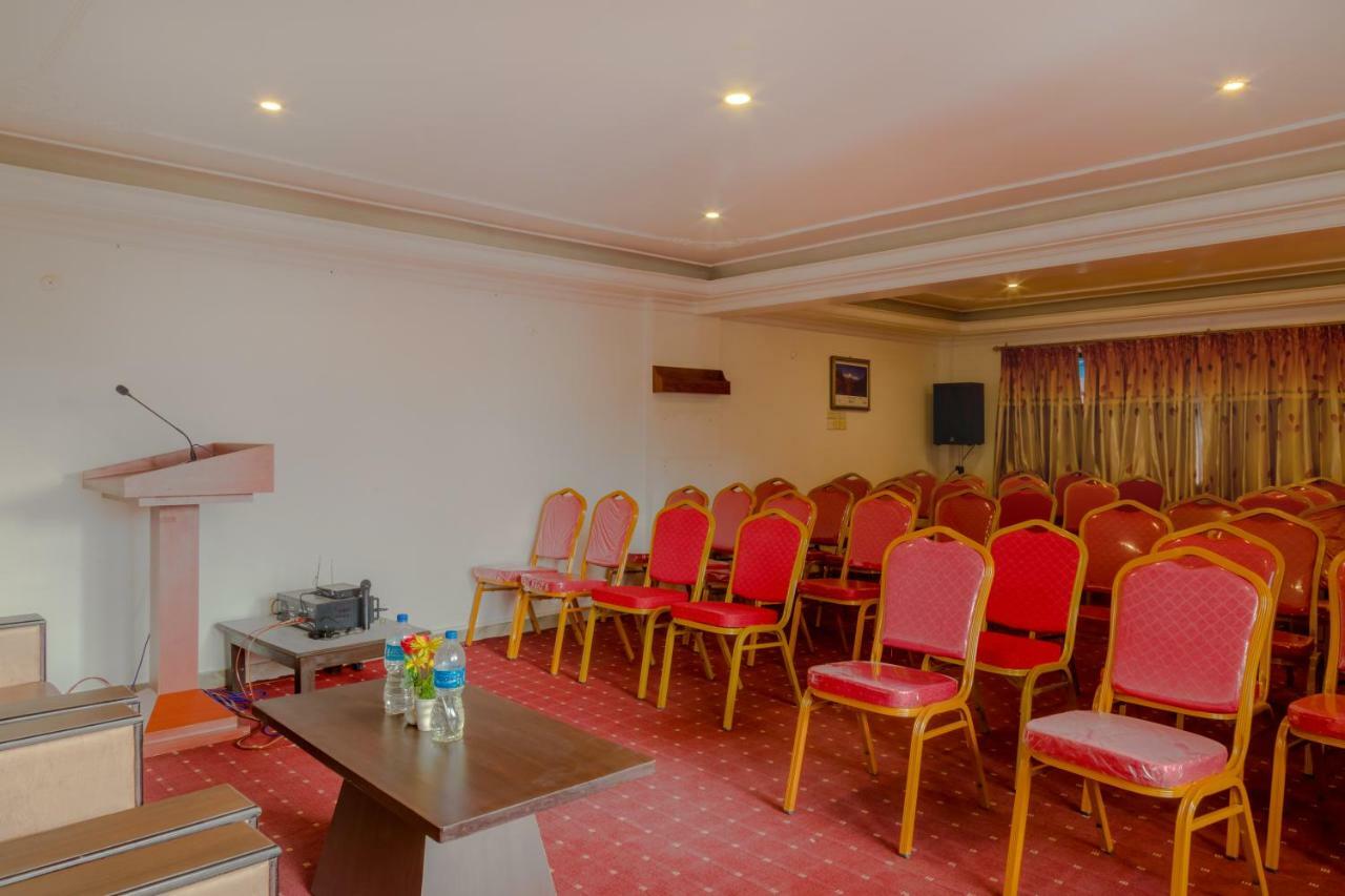 Skyline Hotel Kathmandu Buitenkant foto
