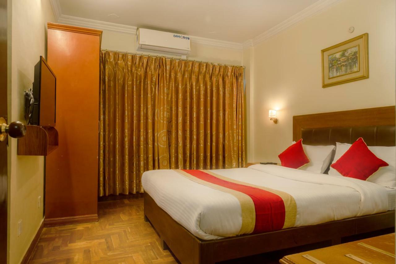 Skyline Hotel Kathmandu Buitenkant foto