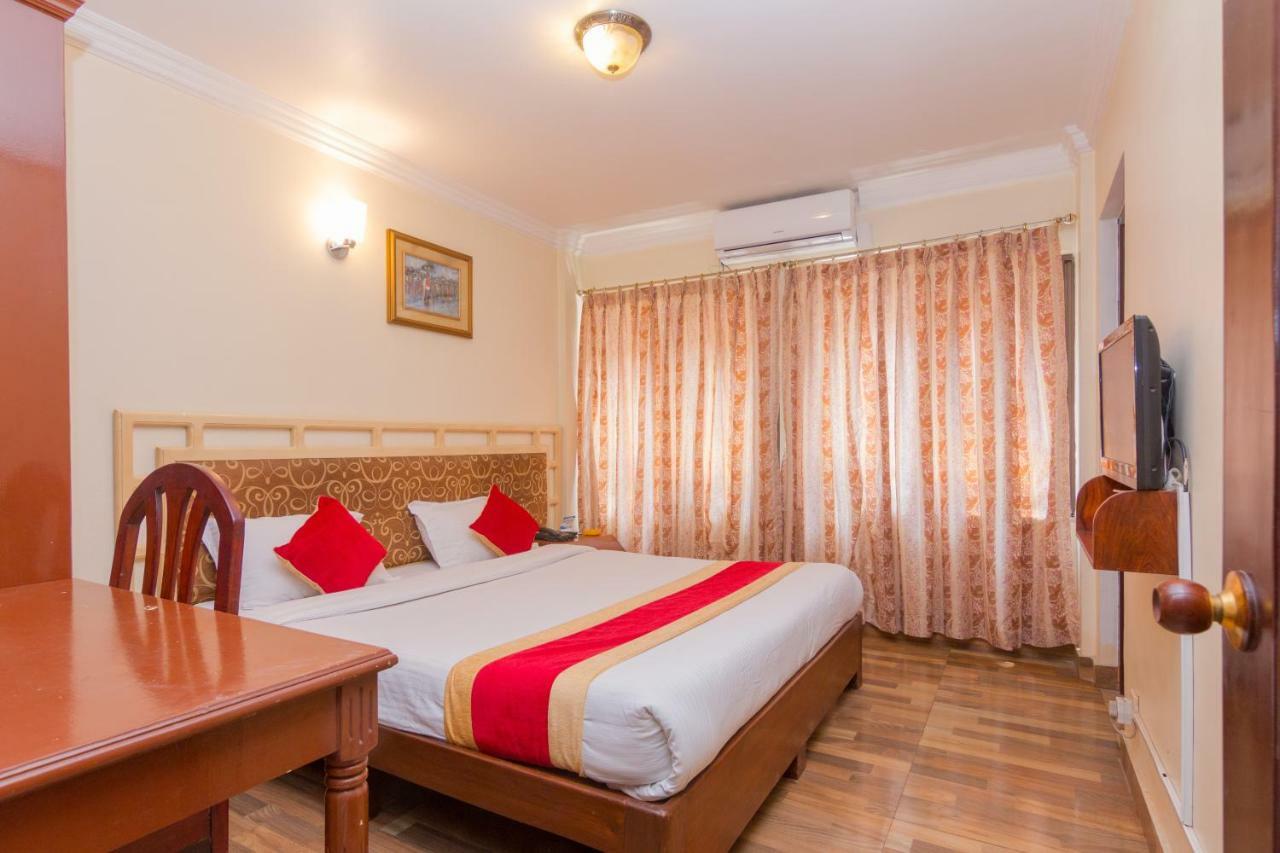 Skyline Hotel Kathmandu Buitenkant foto